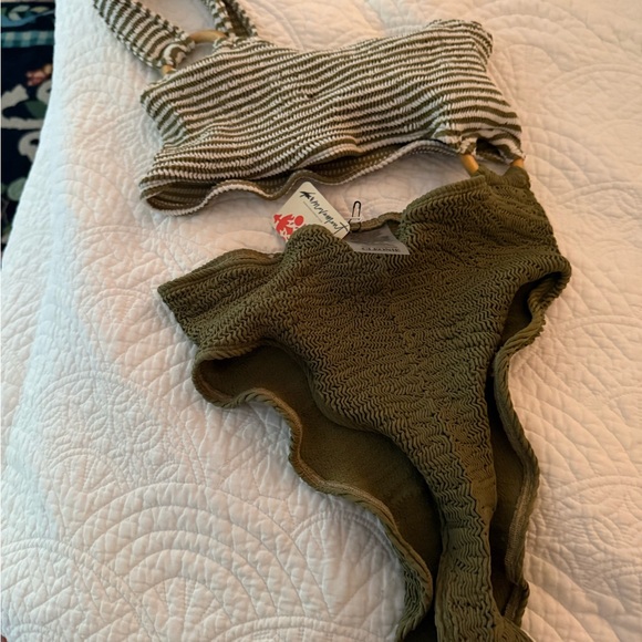 Striped One-Shoulder Bikini Set - Picture 8 of 11